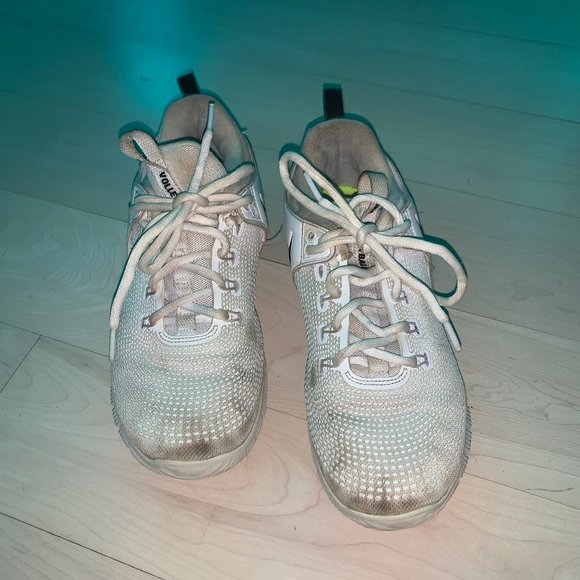 Nike Volleyball Shoes - Picture 2 of 2